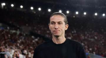 مفاوضات تشيلسي السرية تفسر رحيل فيليبي لويس المفاجئ عن تدريب فريق فلامنغو